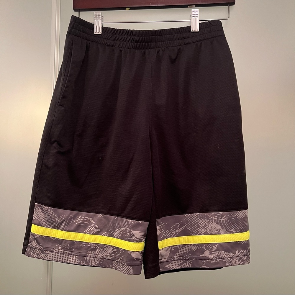 cheetah Boys Gym Shorts with Pockets, Black, 18, UEC